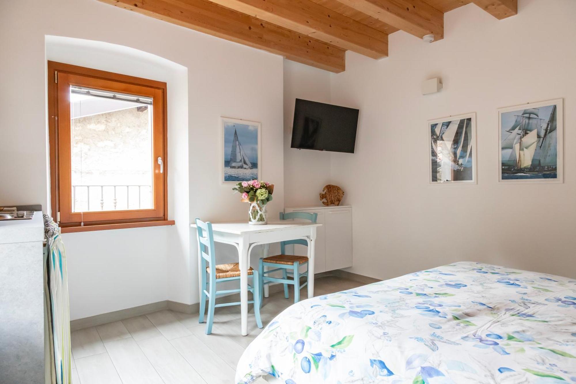 Aparthotel Ca de l Angelon Brenzone sul Garda Habitación foto
